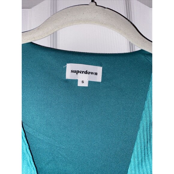 Superdown Top Teal Emerald Twist Front Ribbed Long Sleeve Crop Small Revolve - Picture 5 of 8